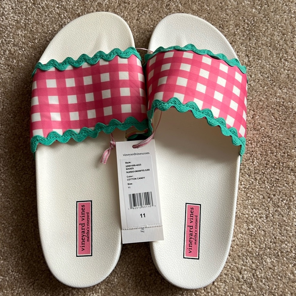 Size 11 Vineyard Vines slides
